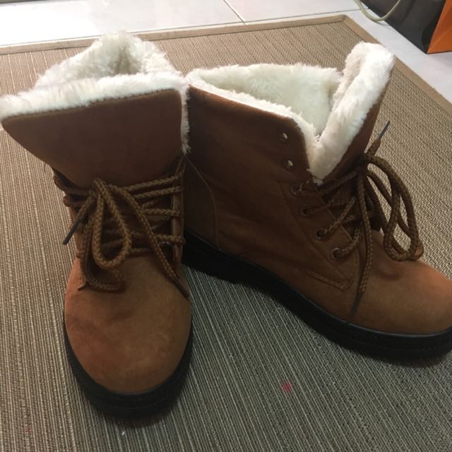 Winter Boots （分類：靴）位於 Hong Kong。 由 dejavuhk 提交（商品編號 141677821，圖片 2）。簡介： 。
