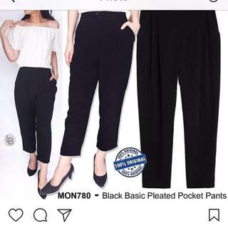Monski black basic pleated pocket pants size S