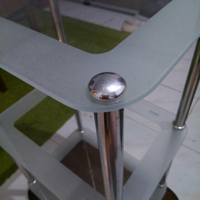 3 tier glass shelf / stand, 傢俬＆家居, 傢俬, 書櫃、櫃子及架 Carousell