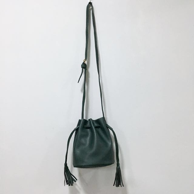 drawstring sling bag