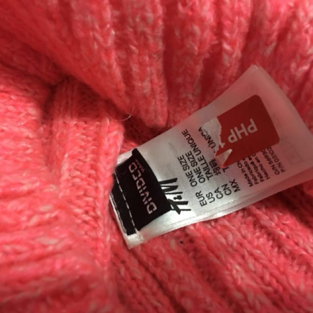 Brand New H&M pink beannie w/ defect) (Category: Others Tops) located in Quezon City. Submitted by rusinell (Listing ID 141809966, Image 2). Description: Stand out in winter! Selling this cute pink beannie from H&M. Selling low due to a hole but it can be covered and unnoticeable when worn as seen on the mannequin..