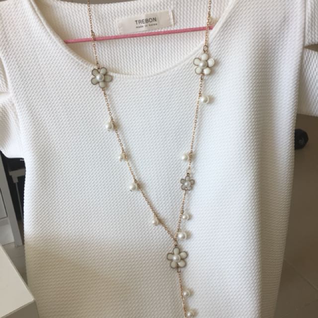 Korean necklace （分類：頸鍊）位於 Hong Kong。 由 vivivo 提交（商品編號 141841253，圖片 1）。簡介： Wore only once. 。