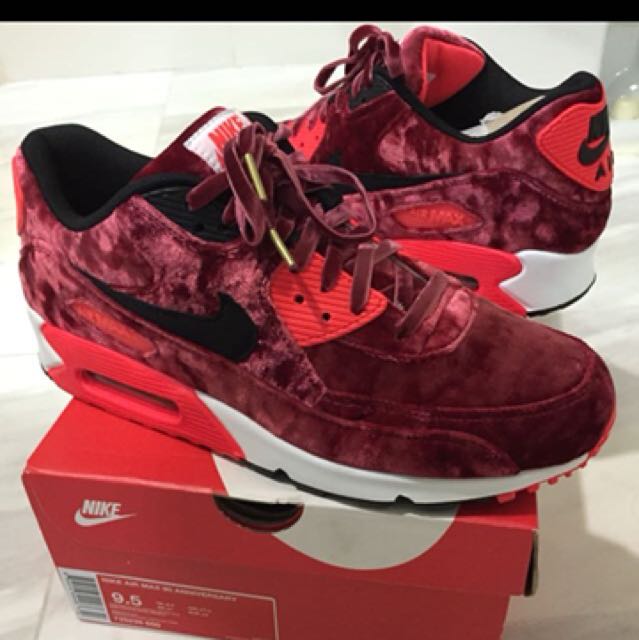 Red velvet 2024 nike air max