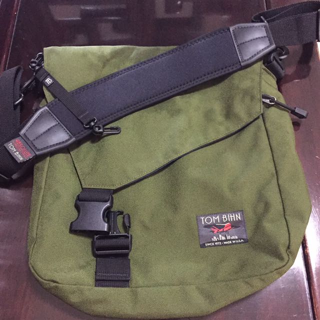 tom bihn messenger bag