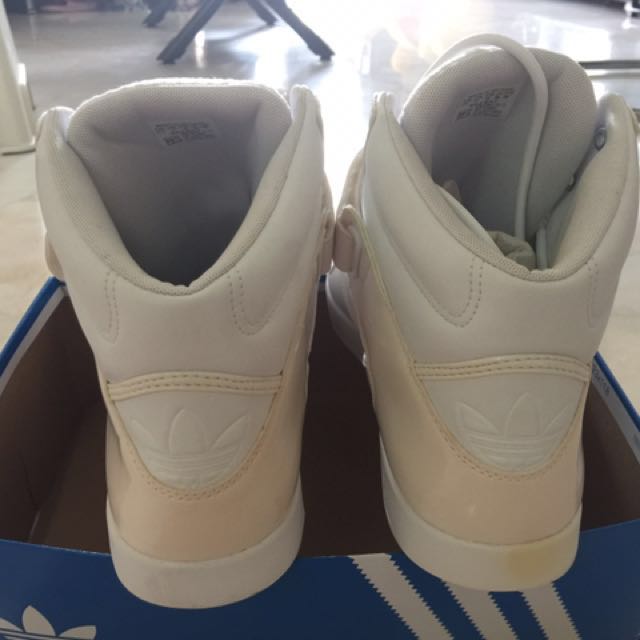 Adidas ar 2.0 chicago top