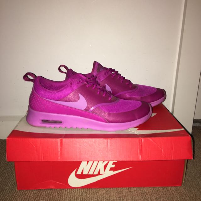 hot pink nike air max