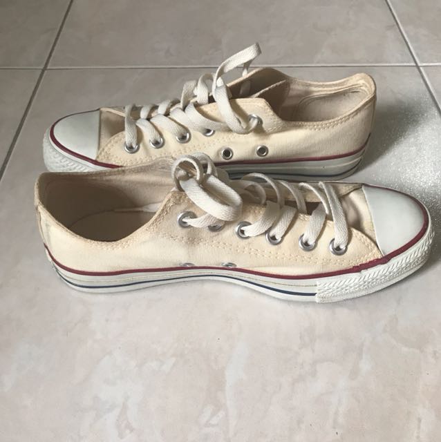 Converse Shoes (Vintage), Women's Fashion, Footwear, Sneakers on Carousell