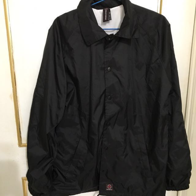 independent教练外套m号, 名牌精品, 精品衣服 在carousell
