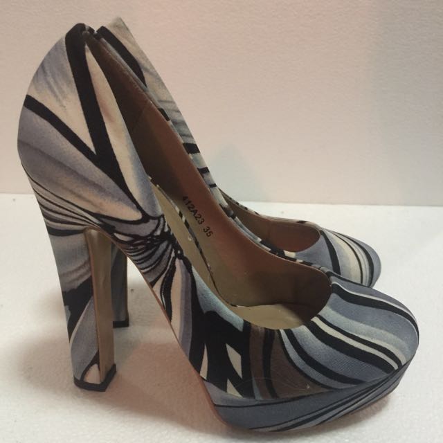 primadonna strappy heels