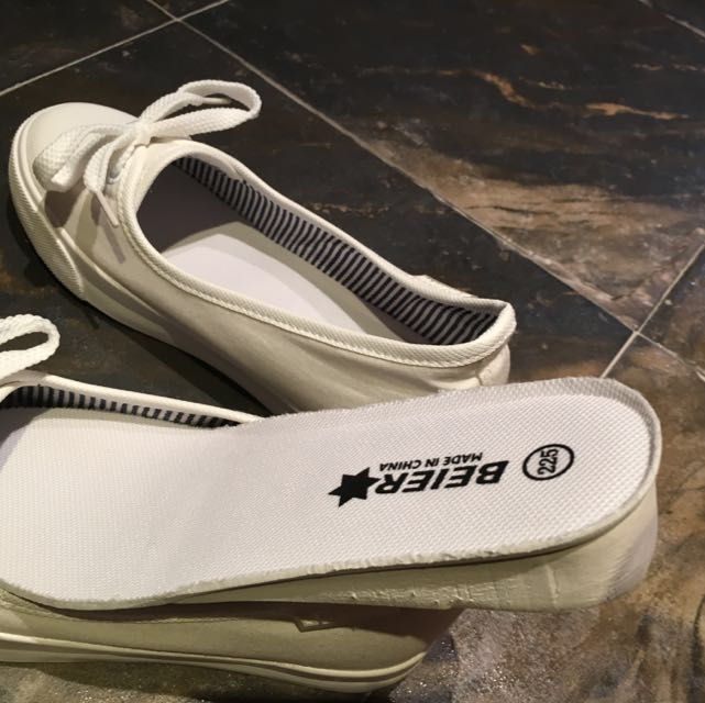 White Canvas Shoes With Hidden Heels Size 22.5 Women s Fashion