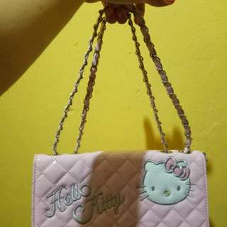 Tas hello kitty 2 bisa d bilang asli