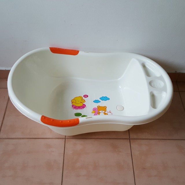 Baby Bath Tub Almost New Moving Out Sale