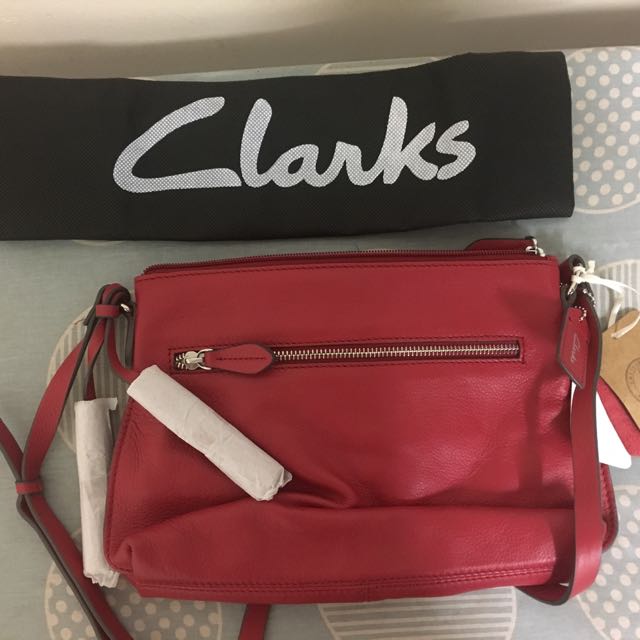clarks sling bag