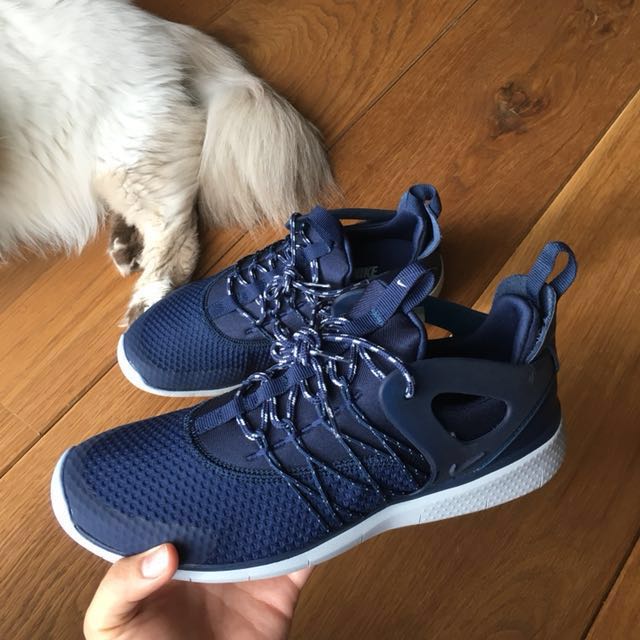 Nike free viritous sales
