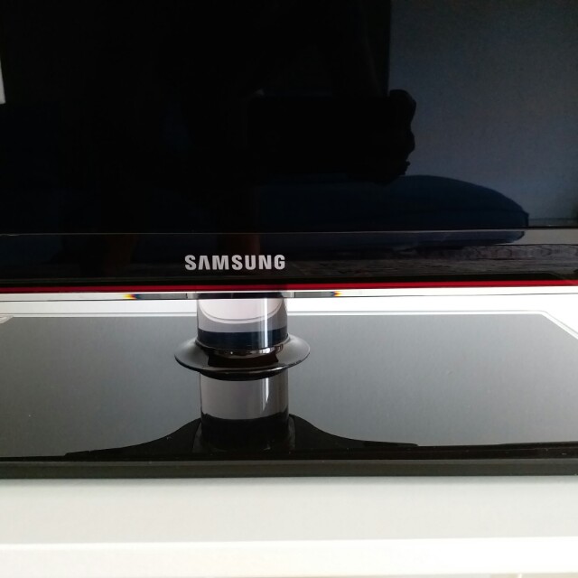 Samsung LED TV 40 inch UA40D5500, TV & Home Appliances, TV ...