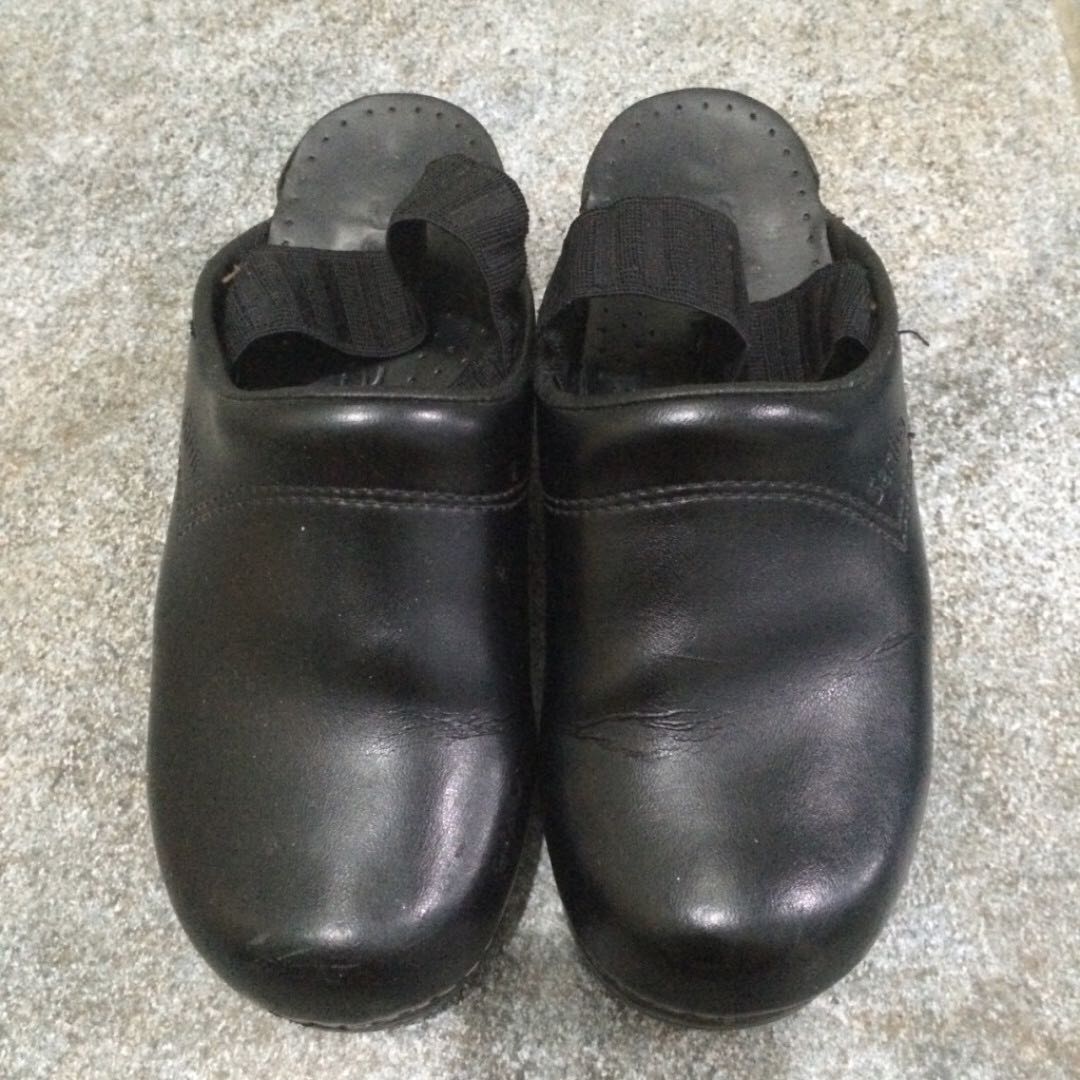 sanita kitchen shoes