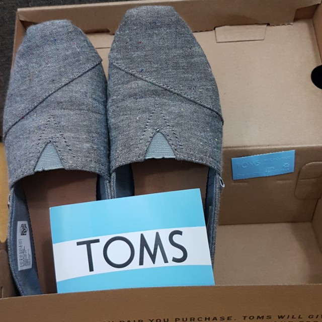 toms house shoes