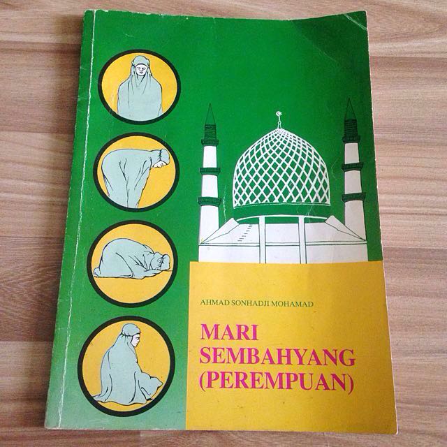 Buku Mari Sembahyang Perempuan Books Stationery Fiction On Carousell
