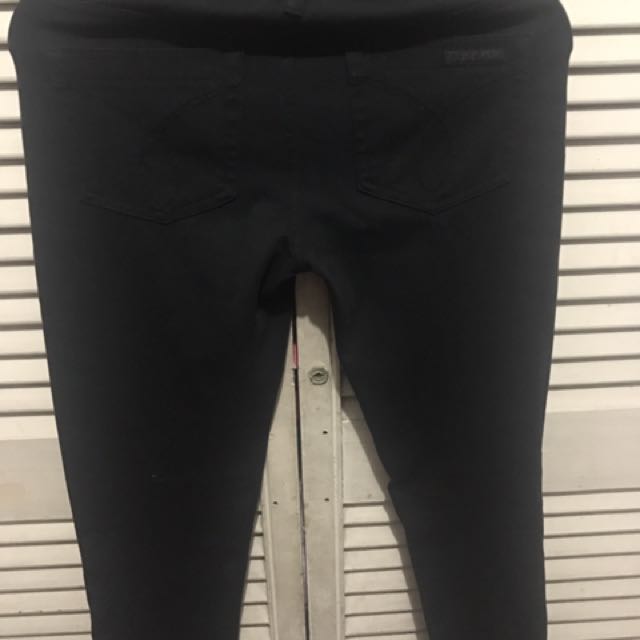 Calvin Klein Jeans (Black) - Size 4 US (Category: Jeans) located in Paranaque City. Submitted by makeup10 (Listing ID 141949462, Image 3). Description: .