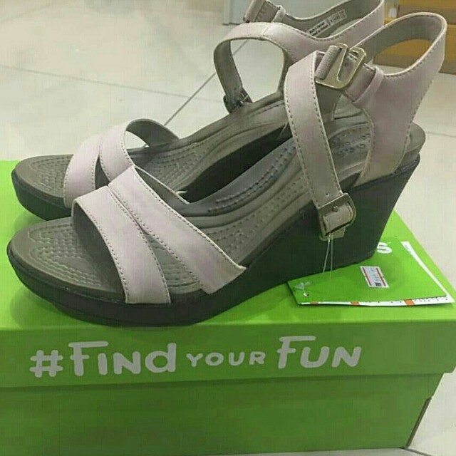 nike fluffy sandals