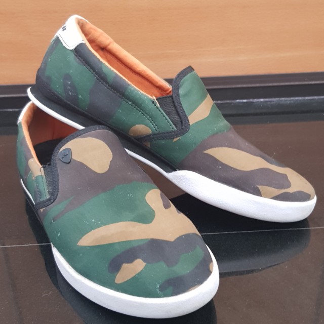 Macbeth Mcqueen Camo Men S Fashion Footwear On Carousell Wearing shoes never has been as easy as with the mcqueen! carousell