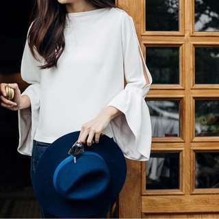 Lene top with slit arm NEW 60% OFF size S