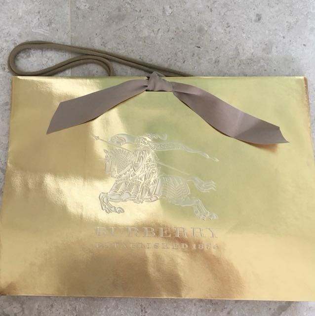 Burberry gift bag deals