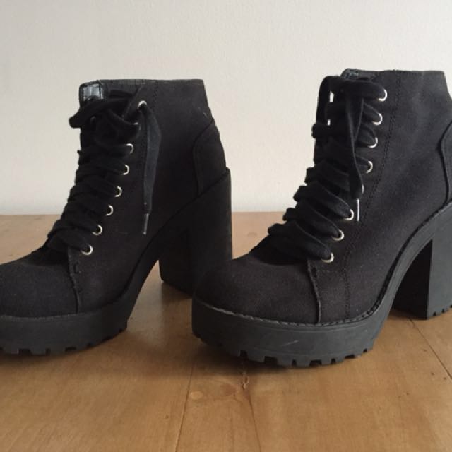 Canvas heeled boots 2025