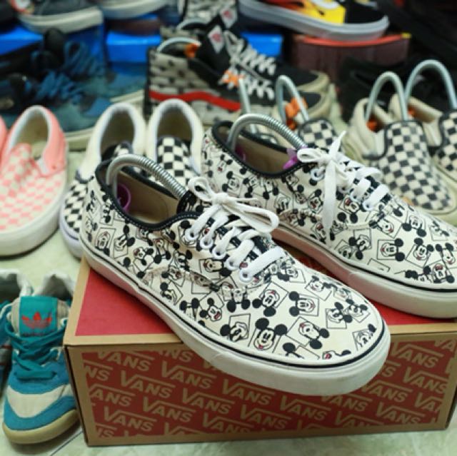 vans era mickey mouse