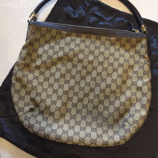 Preloved authentic Gucci bag with slight defects , Luxury, Bags & Wallets on Carousell