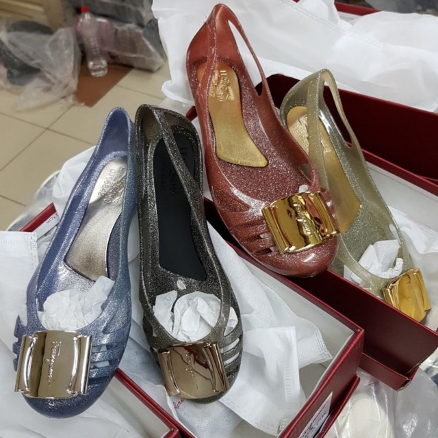 Sepatu jelly salvatore ferragamo Clearance