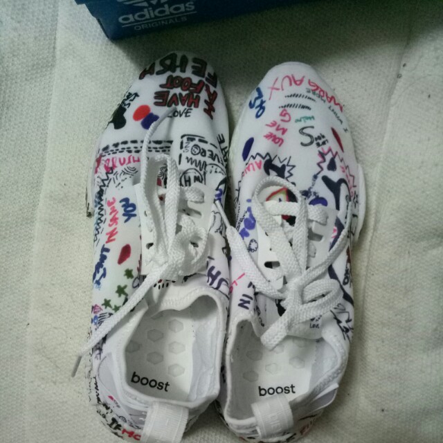 Adidas nmd x vetements Fesyen Wanita Sepatu di Carousell
