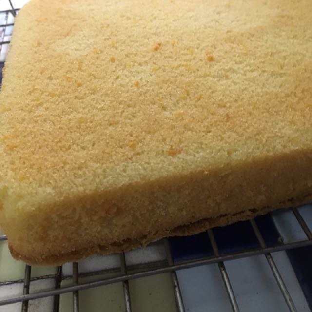Cake (Category: Homemade Bakes) located in Kapar. Submitted by rayyan_2017 (Listing ID 142820822, Image 2). Description: Homemade banana cake, premium buttercake and carrot cake size 8.5 inch.