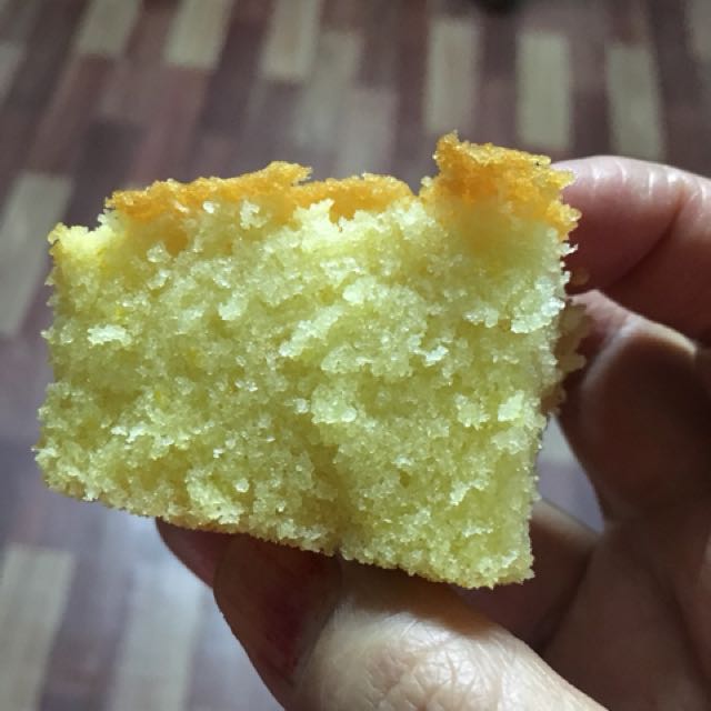 Cake (Category: Homemade Bakes) located in Kapar. Submitted by rayyan_2017 (Listing ID 142820822, Image 3). Description: Homemade banana cake, premium buttercake and carrot cake size 8.5 inch.