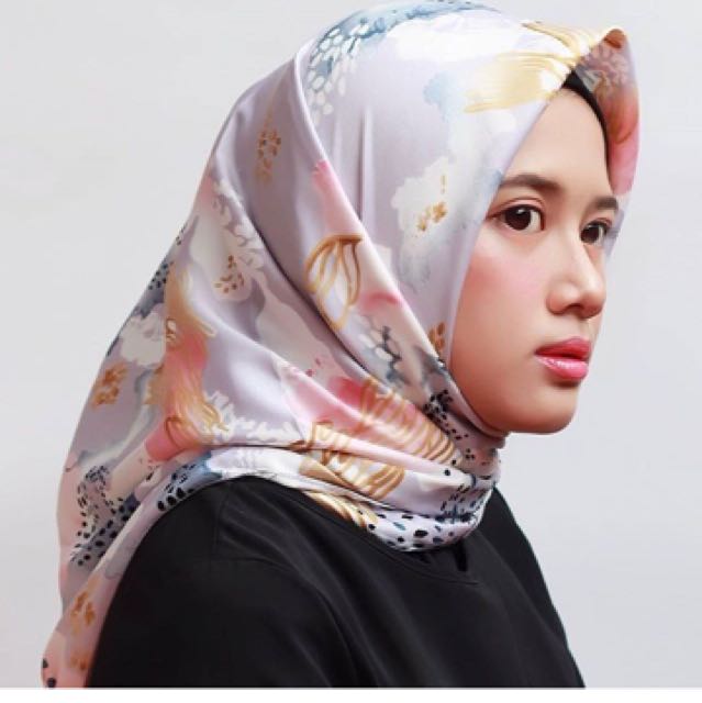 Kerudung Segiempat Velvet Silk Womens Fashion Muslim Fashion On