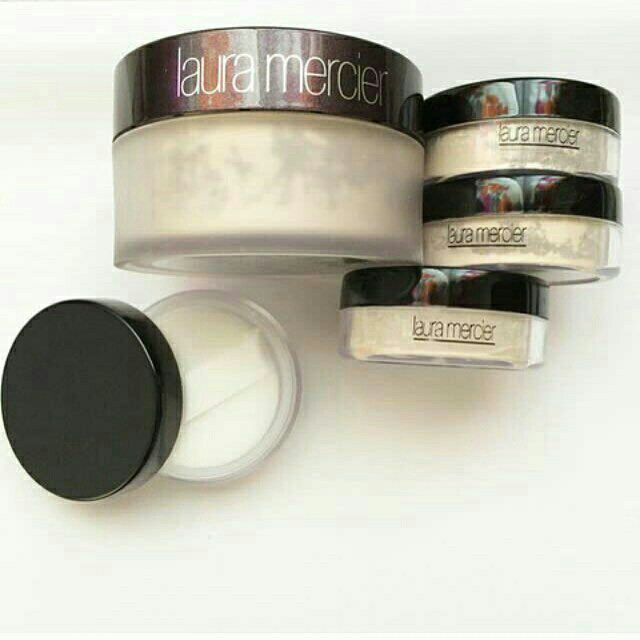 Laura Mercier powder, Beauty & Personal Care, Face, Makeup on Carousell