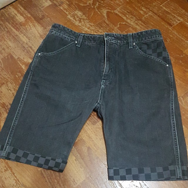 Louis Vuitton 2054 Shorts LV, Men's Fashion, Bottoms, Swim Trunks & Board  Shorts on Carousell