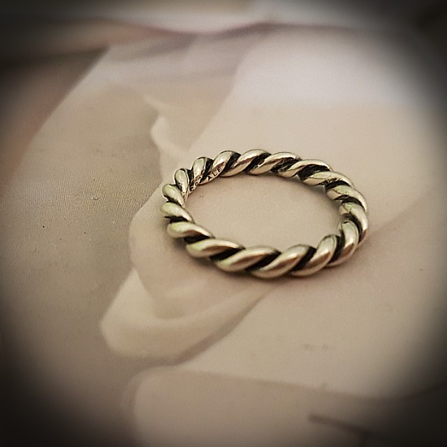 Intertwined twist stackable ring sale