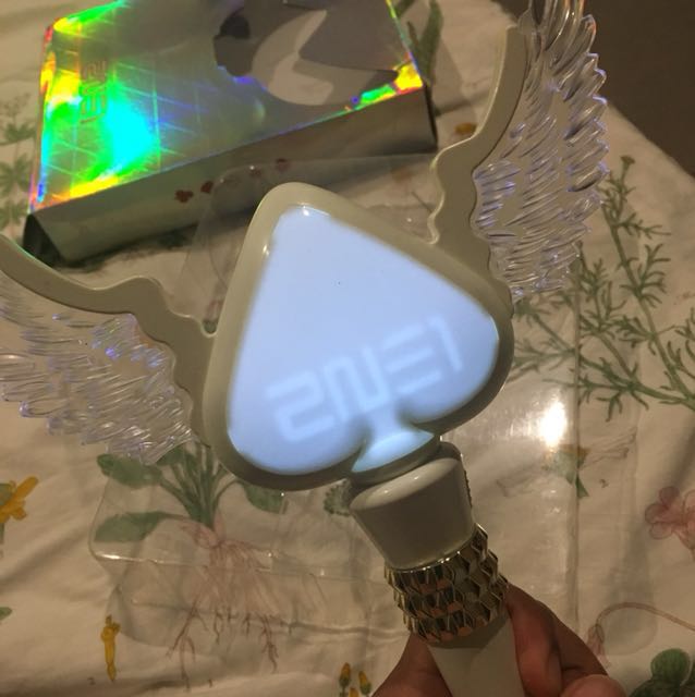 2NE1 OFFICIAL Lightstick ver.2, KWave di Carousell
