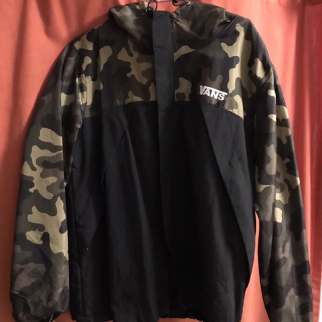 vans camo windbreaker