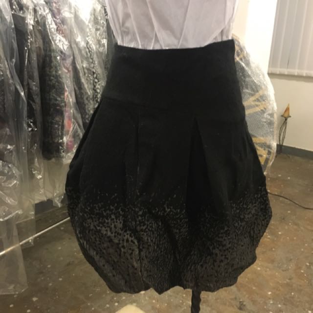 Clara Collins 100% Wool Black grey skirt, 女裝, 外套及戶外衣服
