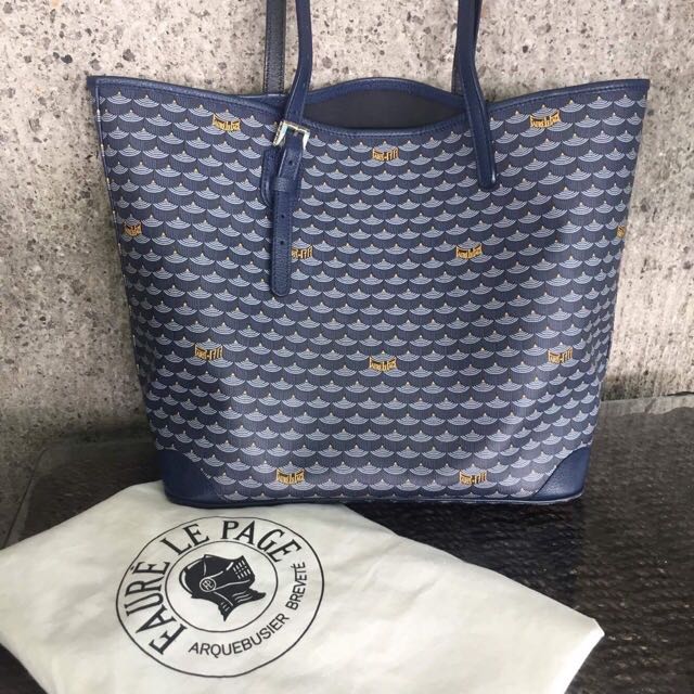 Faure Le Page Daily Battle Tote in NAVY (PM SIZE), Luxury, Bags ...