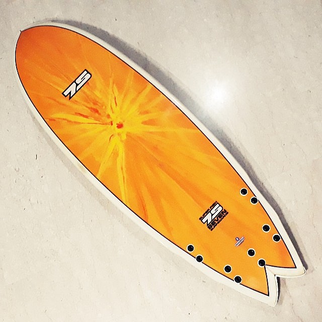Global industries 7S superfish surfboard (sunburst)