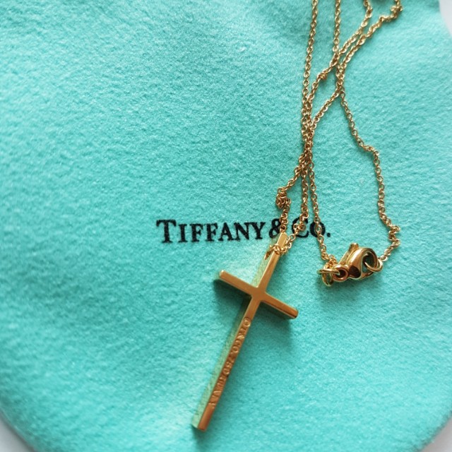tiffany metro cross pendant