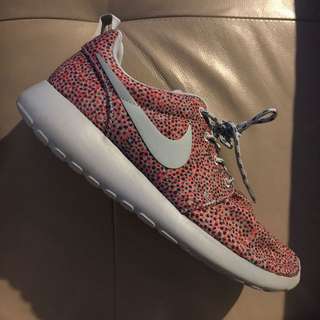 Speckled Nike Roshe Run