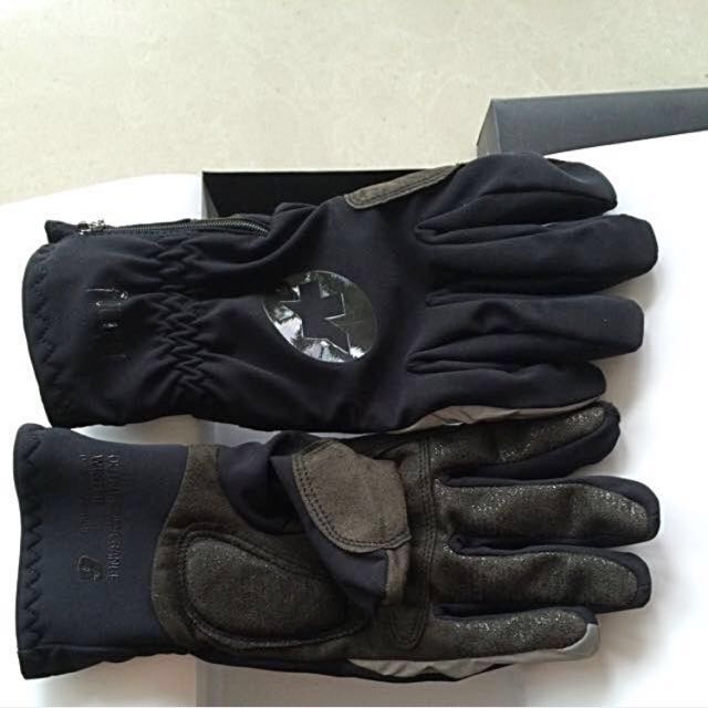 assos gloves
