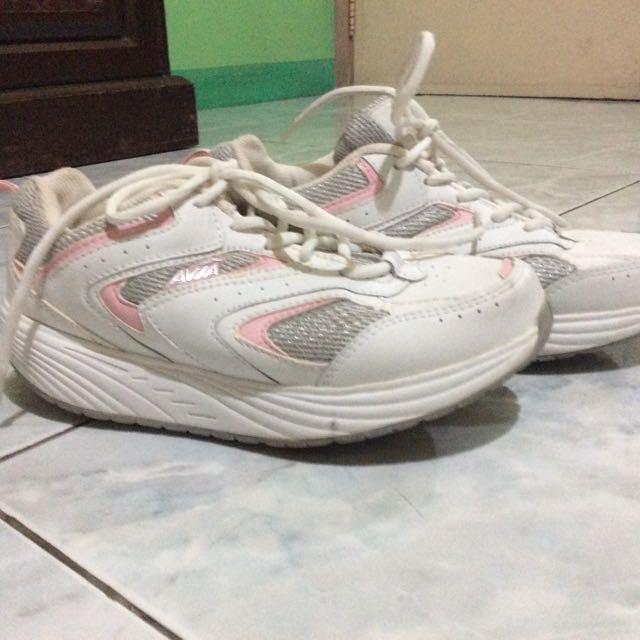 avia cantilever sneakers