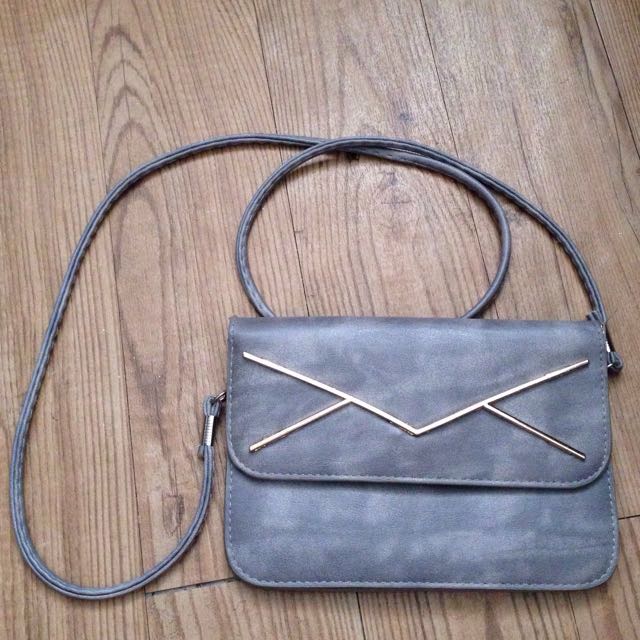 belladonna sling bags price