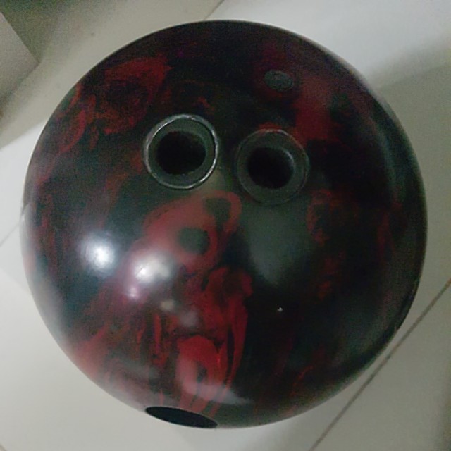 Bowling Ball Jackal LE, Sports Equipment, Sports & Games, Billiards & Bowling on Carousell