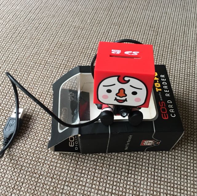 Card reader EOS (Category: E-Readers) located in Singapore. Submitted by transist (Listing ID 143116690, Image 1). Description: .